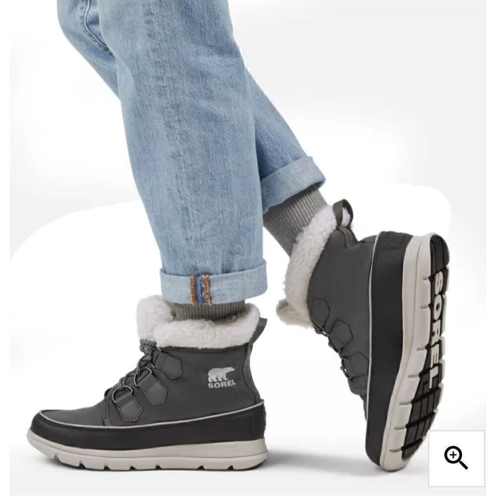 SOREL NWT Explorer Carnival with Faux Fur Collar